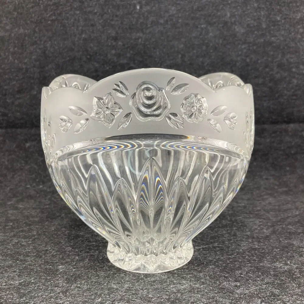 Oneida Southern Garden Lead Crystal Candy Dish with Frosted Rose Design‎ Trinket
